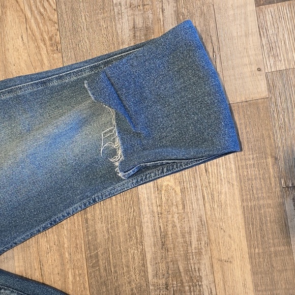 HOLLISTER| Slim straight Distressed Leg Denim Pants | Size 27 - Picture 6 of 10